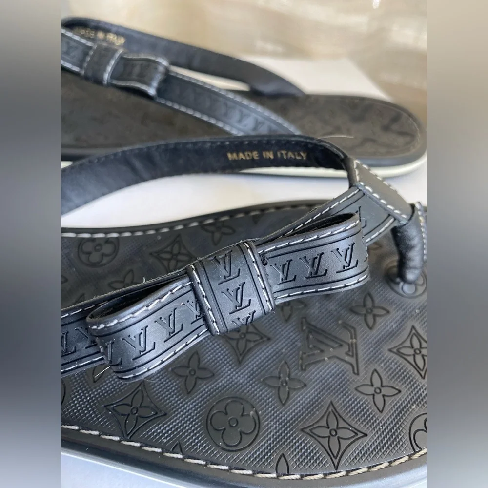 Louis Vuitton Black Monogram thong Flip Flops sandals slip ons rubber flats 39 - Picture 2 of 8
